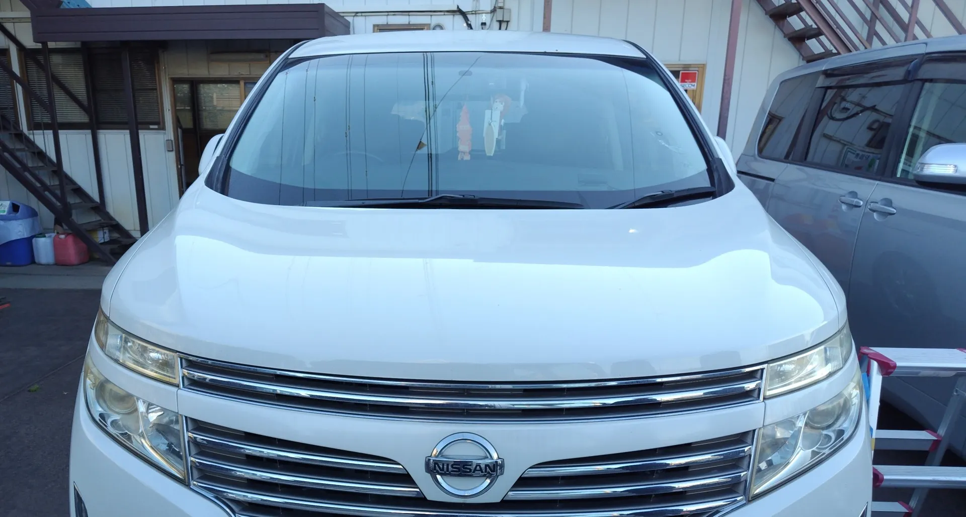 エルグランドフロントガラスリペアのご紹介